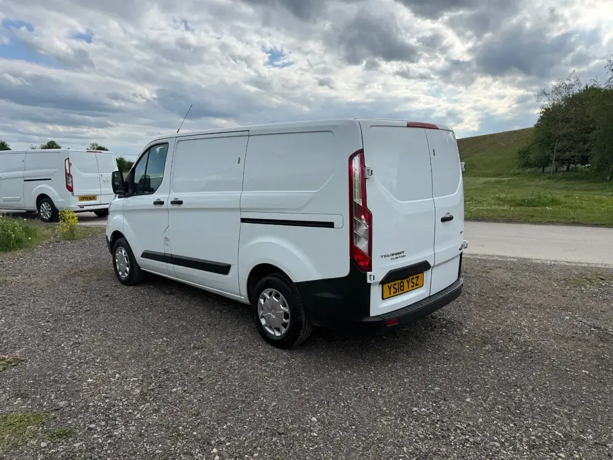 Begagnad Ford Transit Custom 105 HK (77 kW) 2018 Vit Van