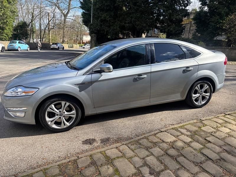 Used Ford Mondeo Business Edition 163 HP (119 kW) 2014 Silver Hatchback