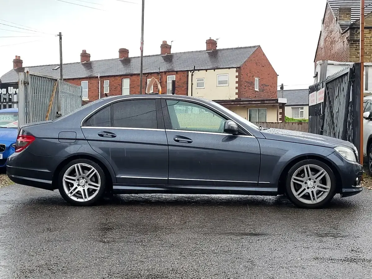Used Mercedes C200 2009 Grey Sedan