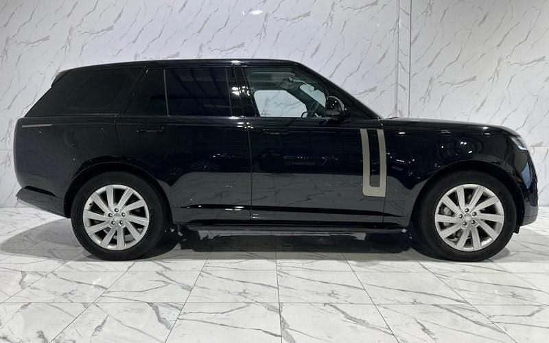 Used Land Rover Range Rover SE 441 HP (324 kW) 2023 SUV