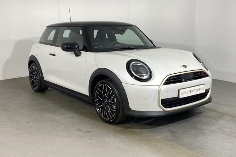 White Used 2025 Mini Cooper Exclusive Hatchback | £27,000 (Good price) - Image 1/1
