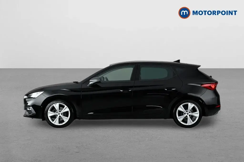 Second-hand Seat Leon FR 131 CP (96 kW) 2022 Negru Hatchback