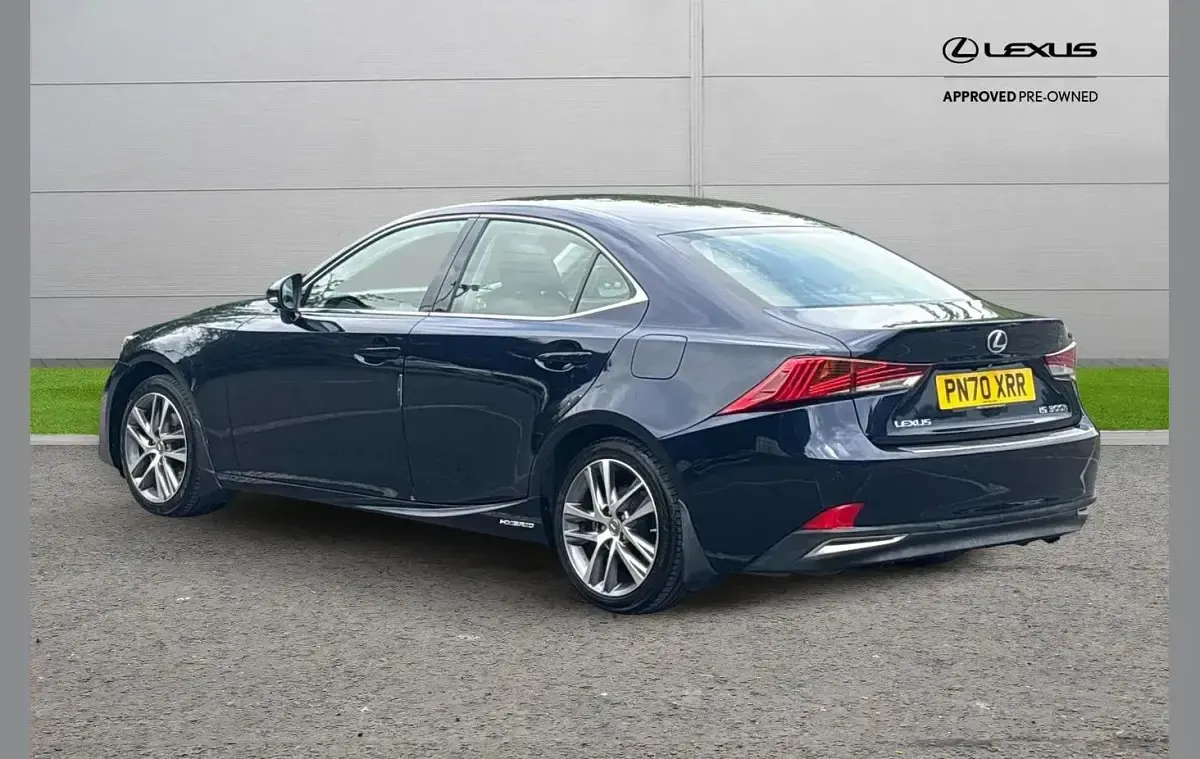 Used Lexus IS300h 220 HP (161 kW) 2020 Blue Sedan