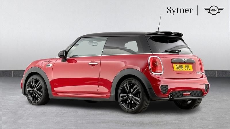 Used Mini Cooper Hatch 134 HP (98 kW) 2018 Red Hatchback