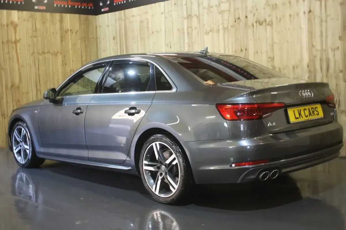 Używany Audi A4 S-Line 218 KM (160 kW) 2016 Szary Sedan/Limuzyna