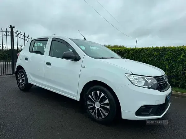 Used Dacia Sandero Essentiel 91 HP (66 kW) 2020 White Hatchback