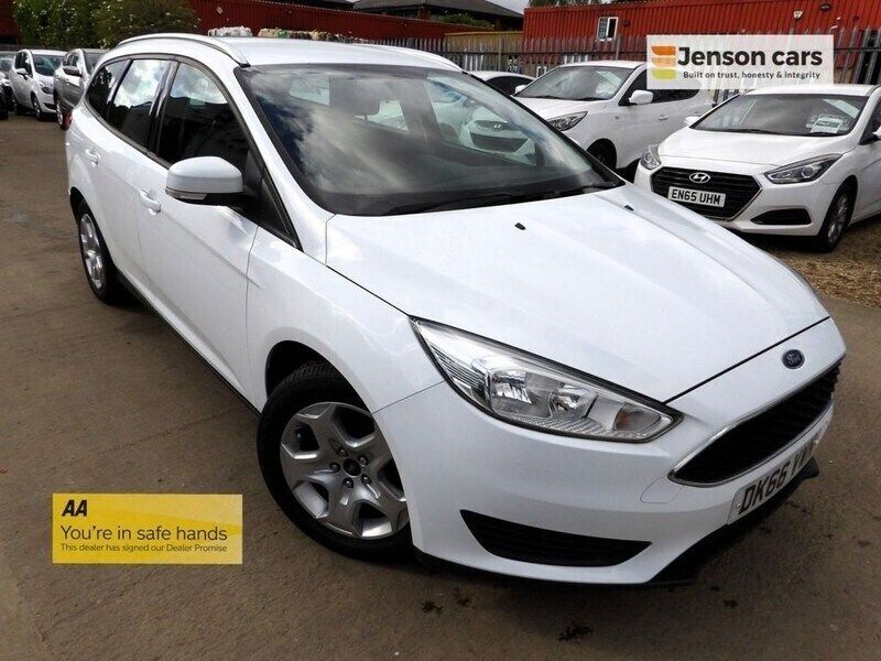 White Used 2017 Ford Focus Style Estate | £5,290 (Good price) - Image 1/4