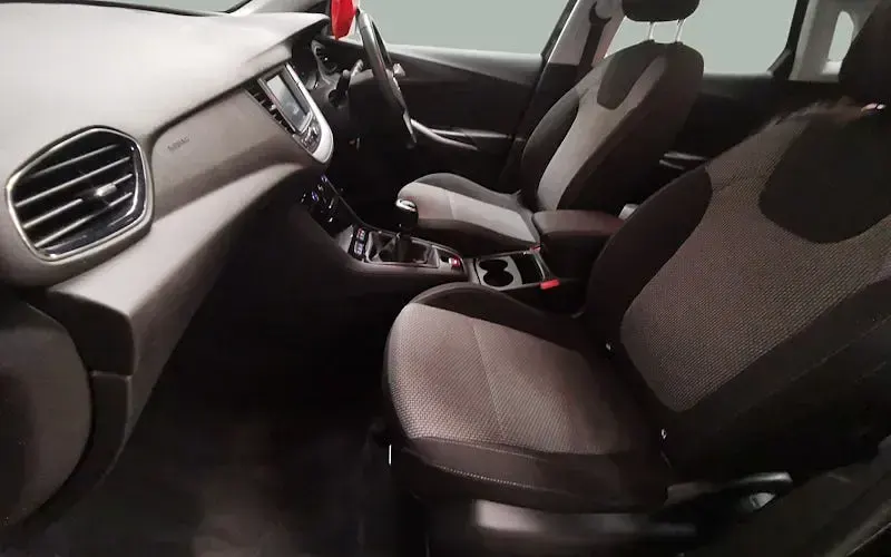 Usado Vauxhall Grandland X S 131 HP (96 kW) 2021 Preto SUV