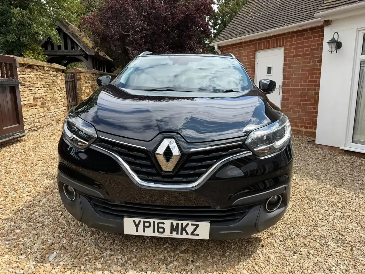 Used Renault Kadjar Dynamique 130 HP (95 kW) 2016 Black SUV