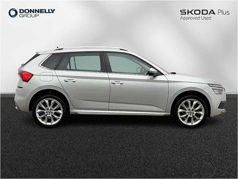 Used Skoda Kamiq SE L 85 HP (62 kW) 2019 Brilliant silver metallic SUV