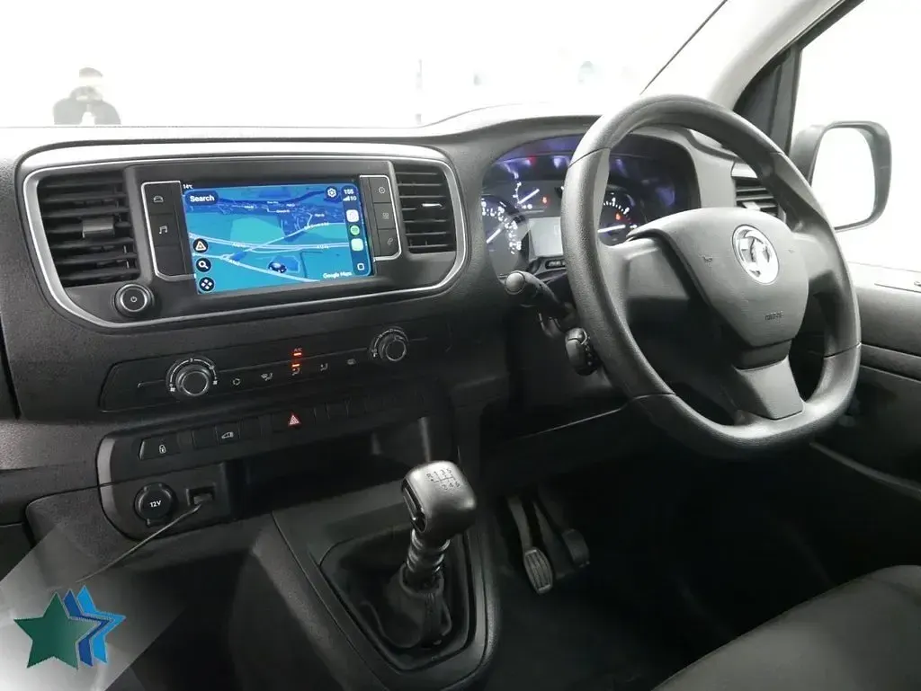 Used Vauxhall Vivaro 100 HP (73 kW) 2023 White MPV