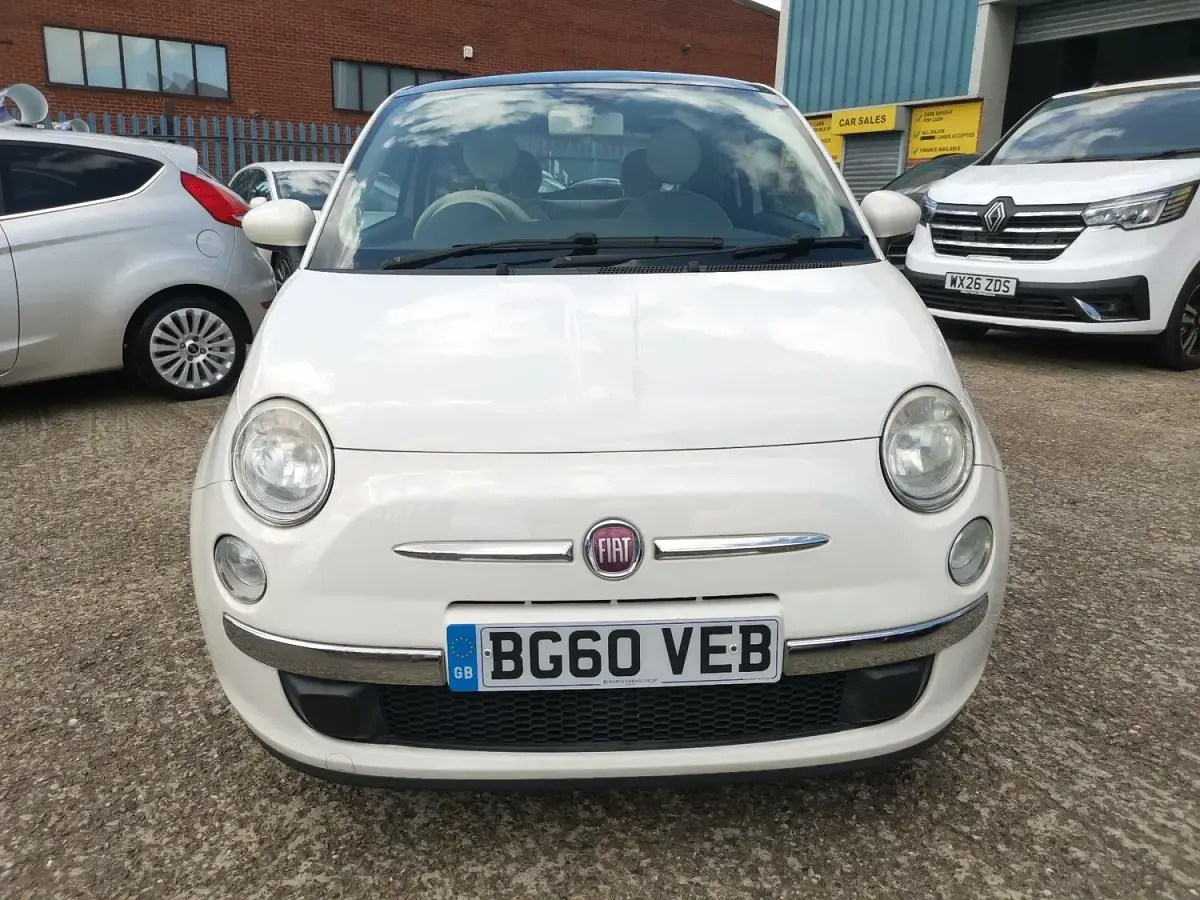 Used Fiat 500 Lounge 69 HP (50 kW) 2010 White Hatchback