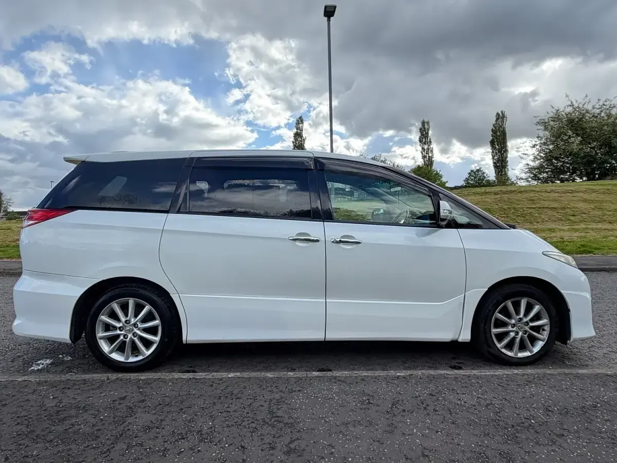 Used Toyota Estima 2010 White MPV