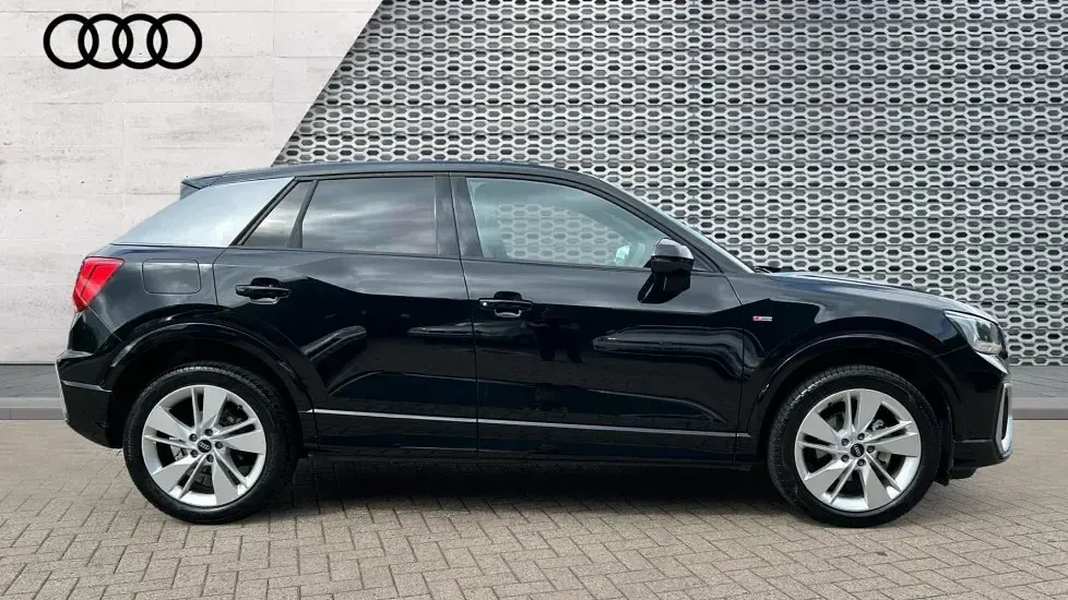 Used Audi Q2 S-Line 150 HP (110 kW) 2025 Black SUV