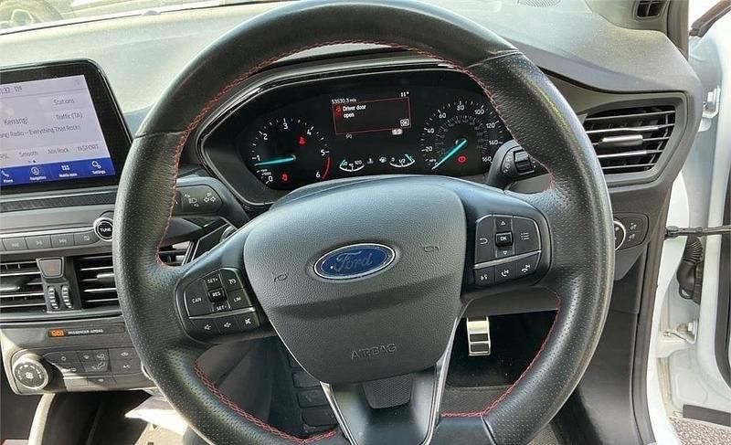 Used Ford Focus ST-Line 120 HP (88 kW) 2020 Frozen white Estate