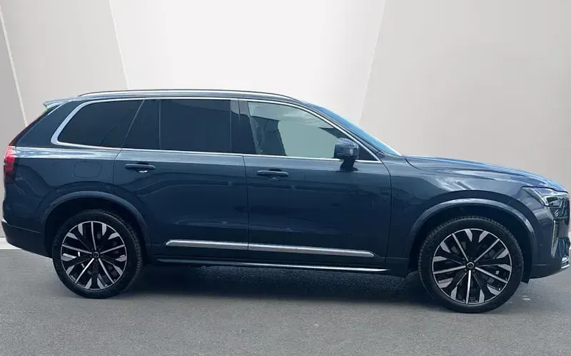 Begagnad Volvo XC90 Ultra 455 HK (334 kW) 2025 Blå SUV