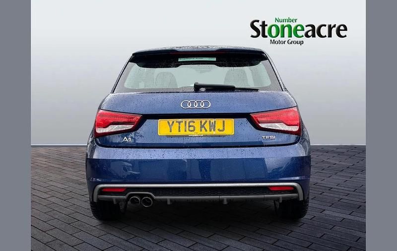 Begagnad Audi A1 S-Line 147 HK (108 kW) 2016 Blå Halvkombi