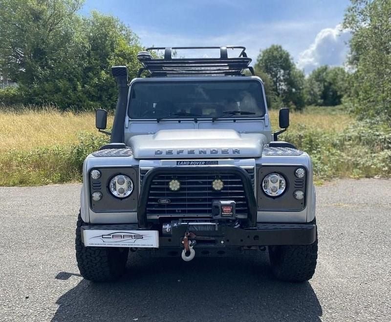Used Land Rover Defender 122 HP (89 kW) 2014 Silver SUV