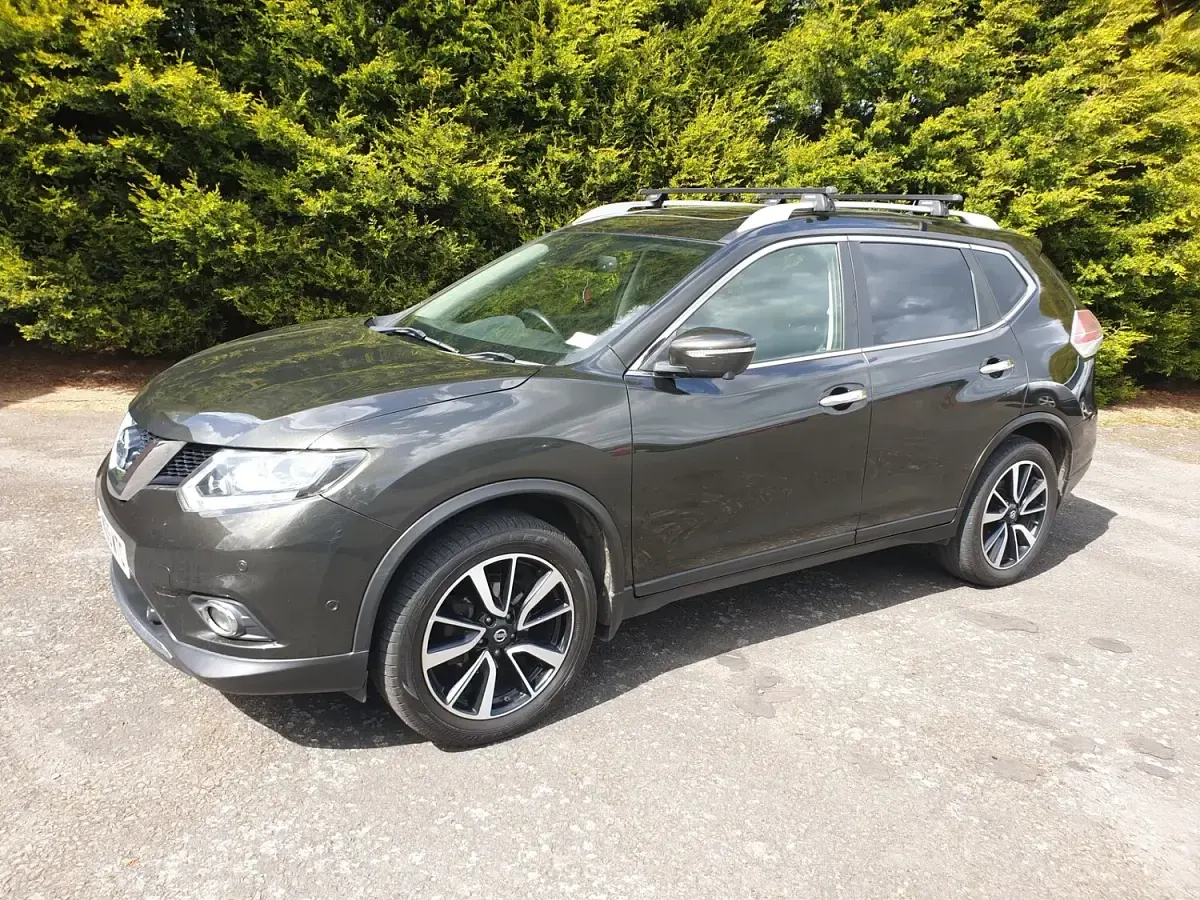 Used Nissan X-Trail Tekna 130 HP (95 kW) 2015 Green SUV