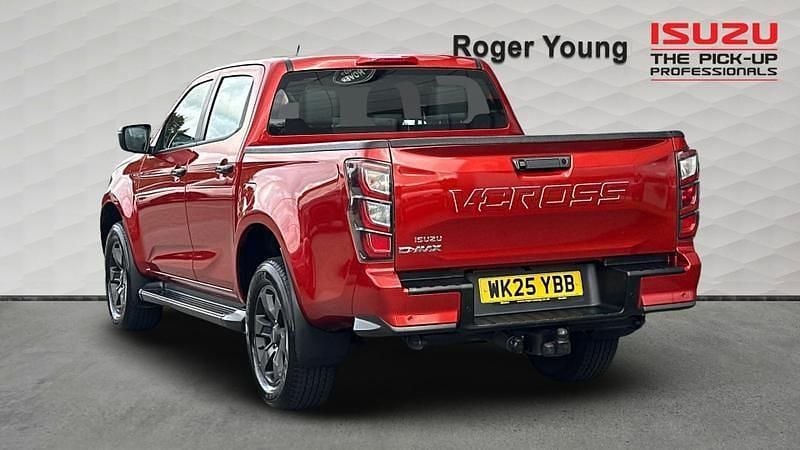 Used Isuzu D-Max 163 HP (119 kW) 2025 Orange Pickup