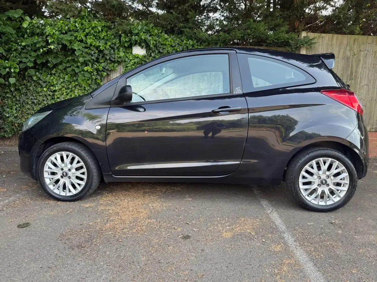 Used Ford Ka 69 HP (50 kW) 2013 Black Hatchback