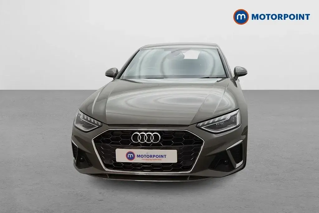 Begagnad Audi A4 S-Line 2023 Grå Sedan