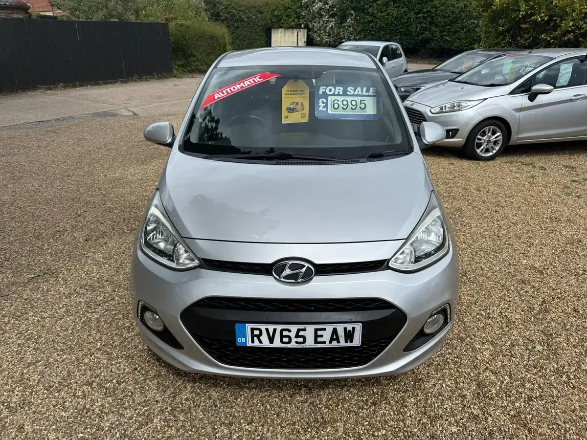 Used Hyundai i10 Premium 87 HP (63 kW) 2015 Silver Hatchback