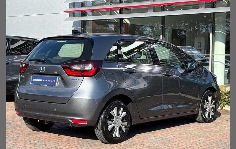 Used Honda Jazz Hybrid 109 HP (80 kW) 2023 Shining grey Hatchback