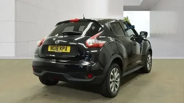 Usado Nissan Juke Tekna 115 HP (84 kW) 2016 Preto SUV