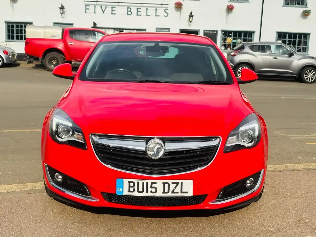 Used Vauxhall Insignia SRi 163 HP (119 kW) 2015 Red Hatchback