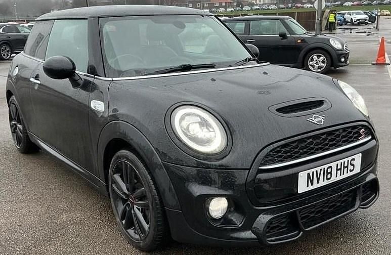 Used Mini John Cooper Works Chili 200 HP (147 kW) 2018 Jet black Hatchback