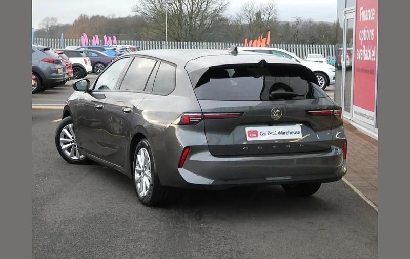 Used Vauxhall Astra Design Edition 128 HP (94 kW) 2023 Grey Estate