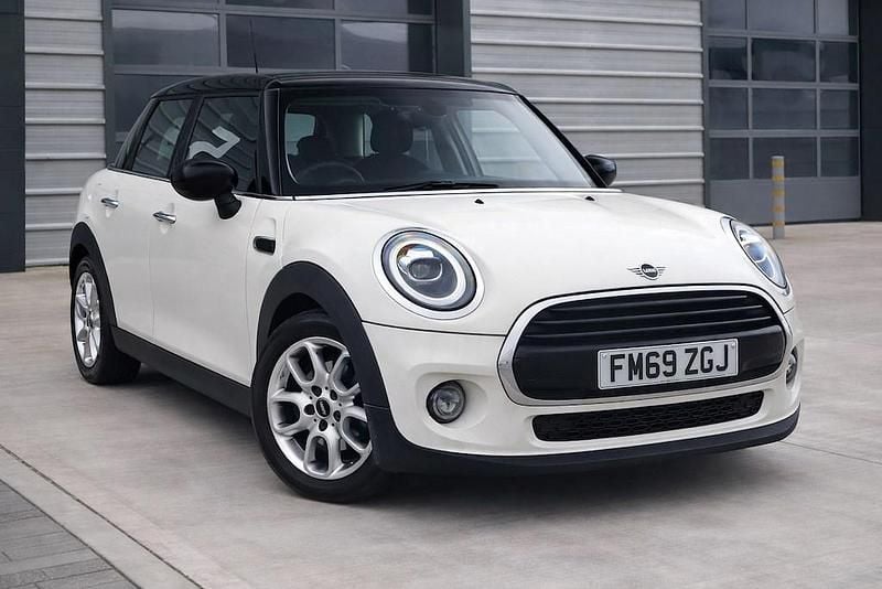 Used Mini Cooper Classic 2019 White Hatchback