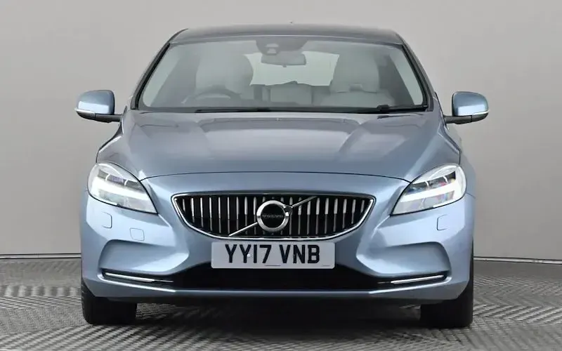 Used Volvo V40 Inscription 122 HP (89 kW) 2019 Hatchback