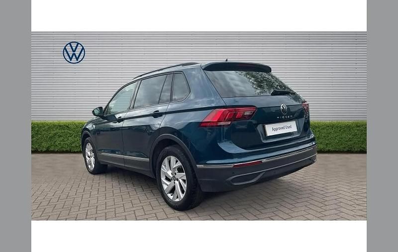 Gebraucht VW Tiguan Life 150 PS (110 kW) 2023 Blau SUV