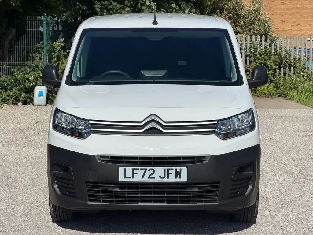 Used Citroën e-Berlingo 100 HP (73 kW) 2023 White Van