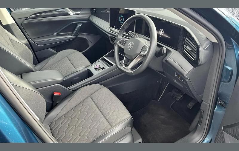 Used VW Tiguan Match 147 HP (108 kW) 2024 Blue SUV