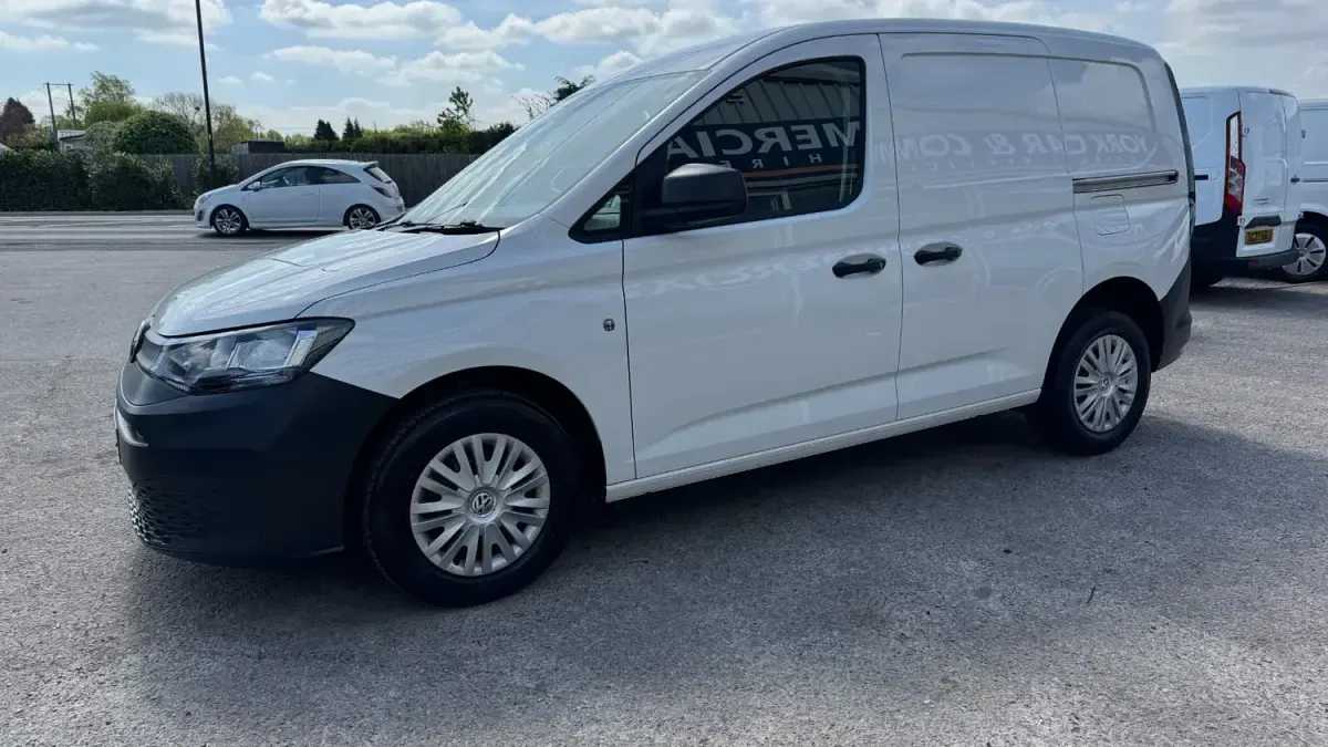 Begagnad VW Caddy S 2022 Vit Minibuss