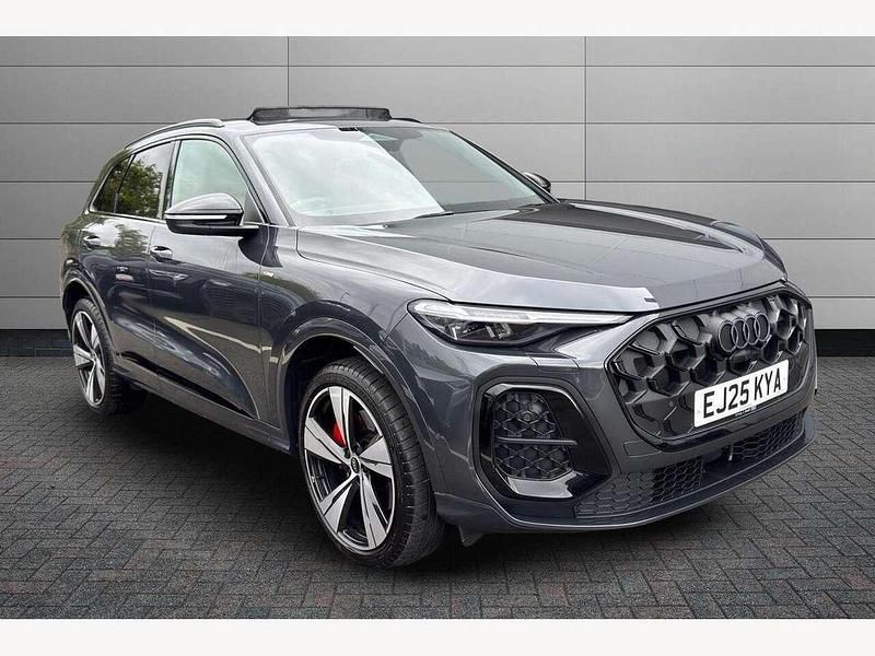 Daytona grey Used 2025 Audi Q5 Advanced SUV | £51,695 (Expensive) - Image 1/4