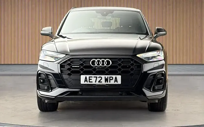 Used Audi Q5 Comfort 265 HP (194 kW) 2022 Mythos black metallic/mythos black metallic SUV