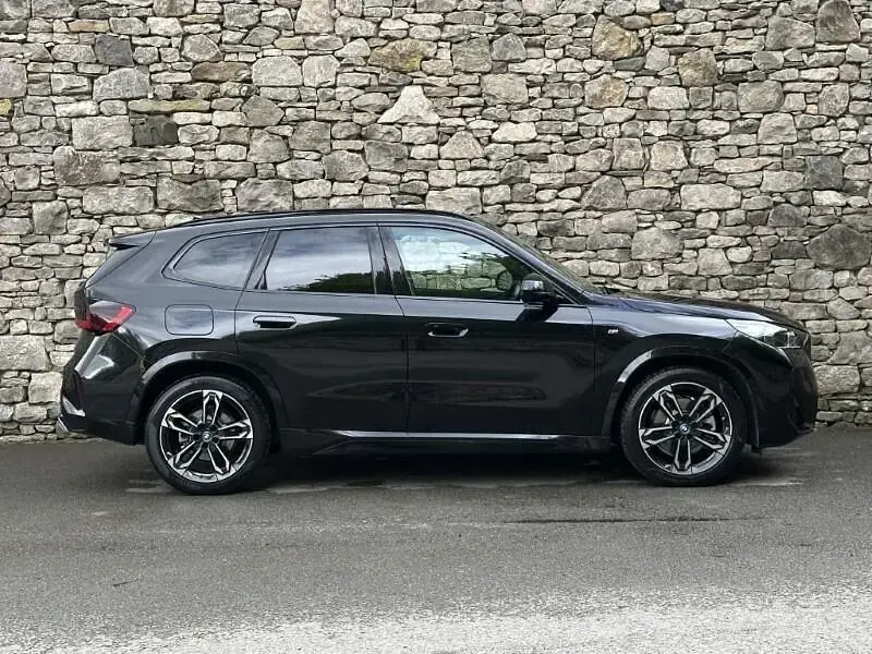Usado BMW iX1 M Sport 227 kW (309 HP) 2023 Preto SUV