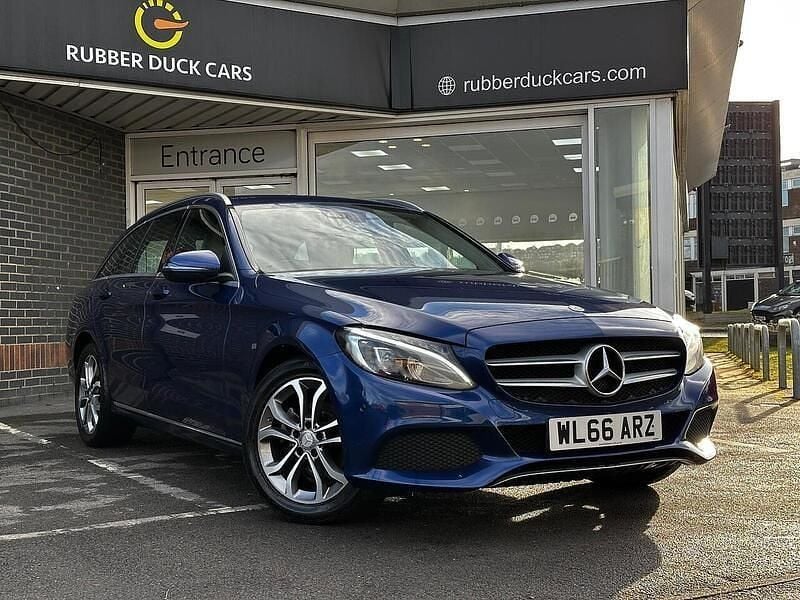 Used Mercedes C200 136 HP (100 kW) 2016 Blue Estate