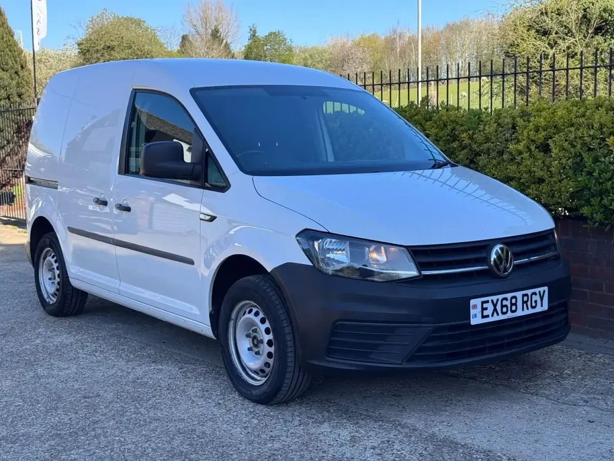 Usado VW Caddy Startline 122 HP (89 kW) 2018 Branco Monovolume