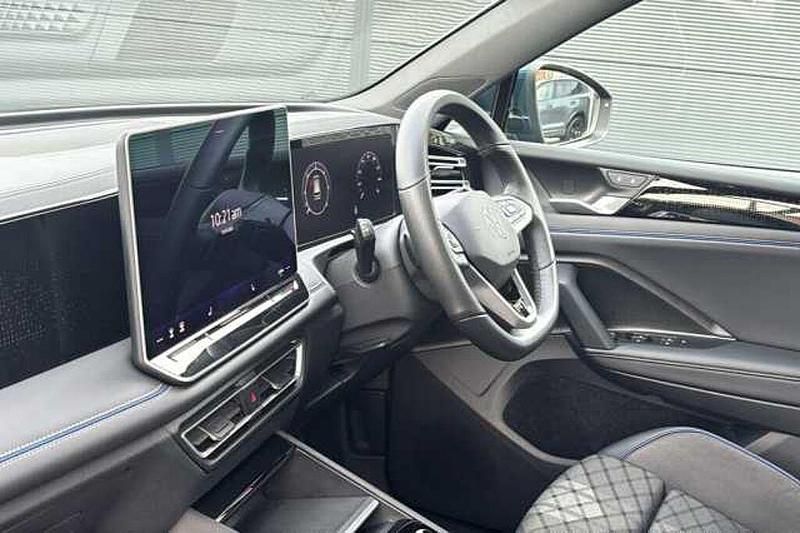 Used VW Tiguan R-line 150 HP (110 kW) 2025 Blue SUV