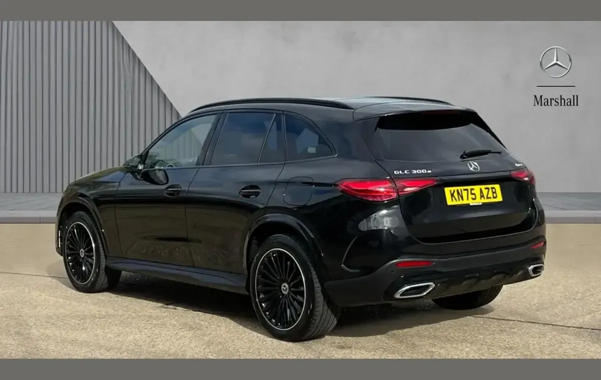 Used Mercedes GLC300 Urban 308 HP (226 kW) 2025 Black SUV