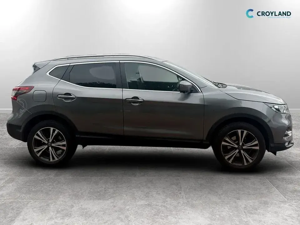 Used Nissan Qashqai N-Connecta 110 HP (80 kW) 2018 Grey SUV