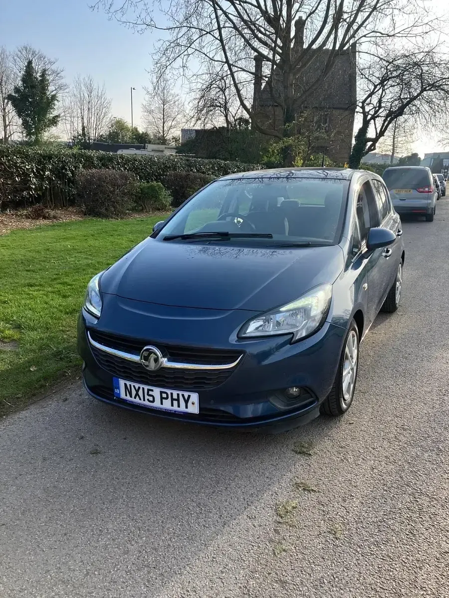 Used Vauxhall Corsa Design Edition 95 HP (69 kW) 2015 Blue Hatchback