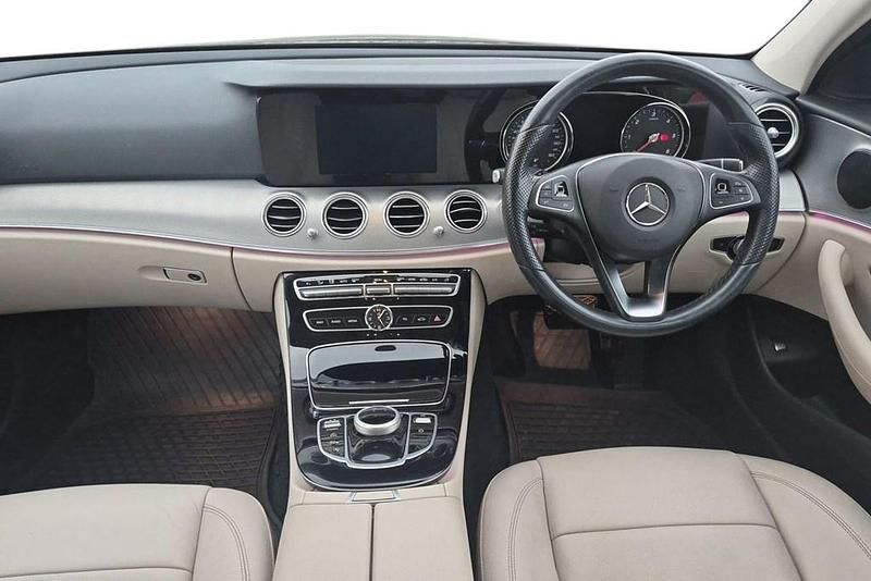 Begagnad Mercedes E220 SE 194 HK (142 kW) 2017 Svart Sedan