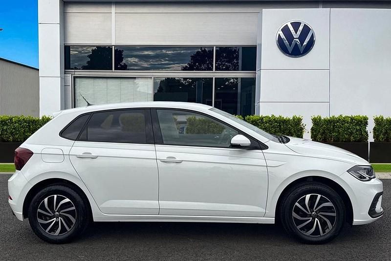 Used VW Polo Life 80 HP (58 kW) 2023 White Hatchback