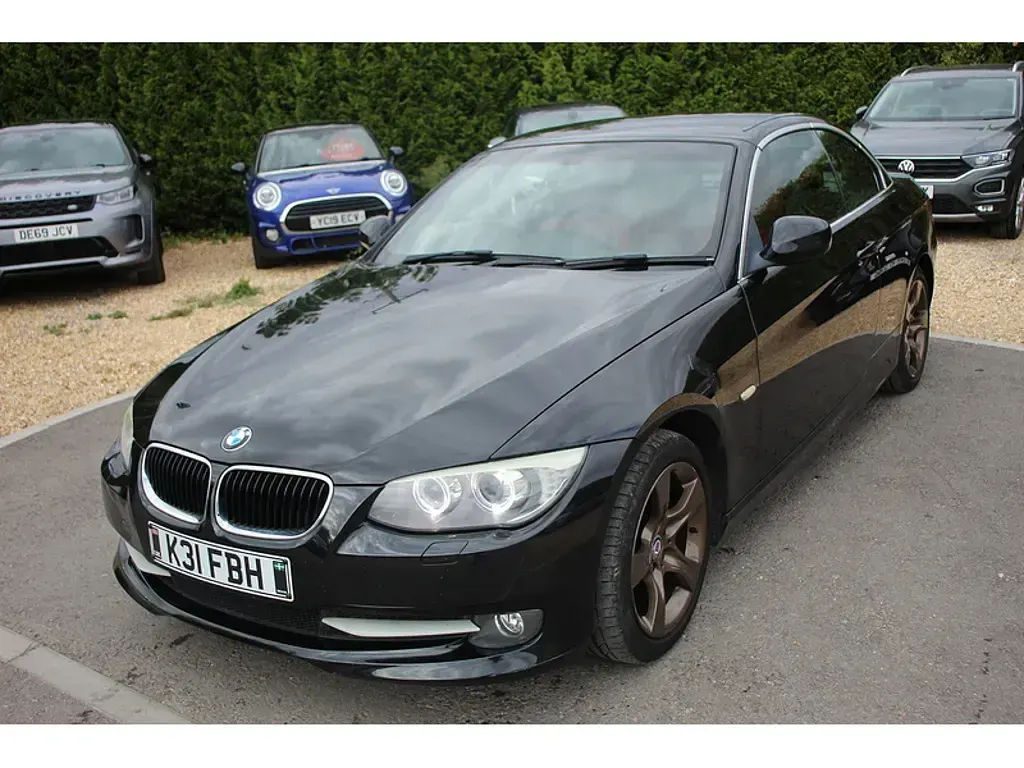 Used BMW 320 Cabriolet 184 HP (135 kW) 2010 Black sapphire metallic paint Cabriolet